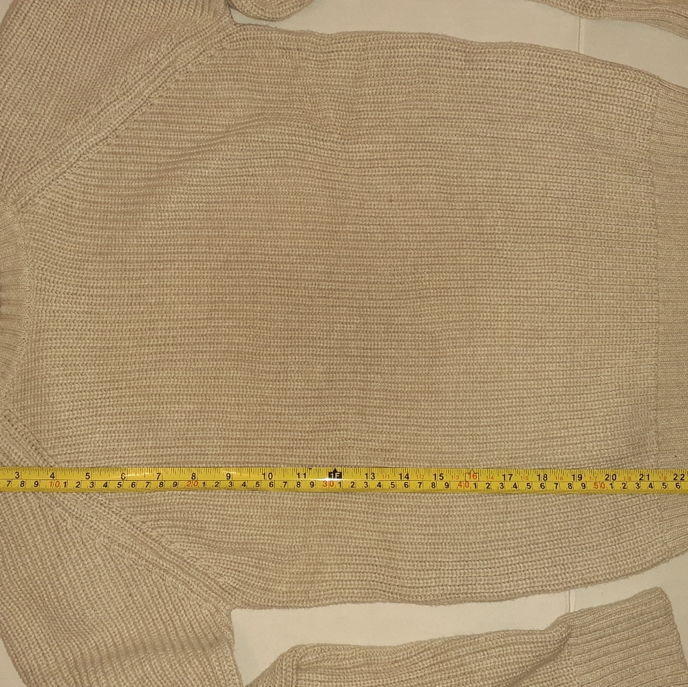 sweater - Picture 4 of 7